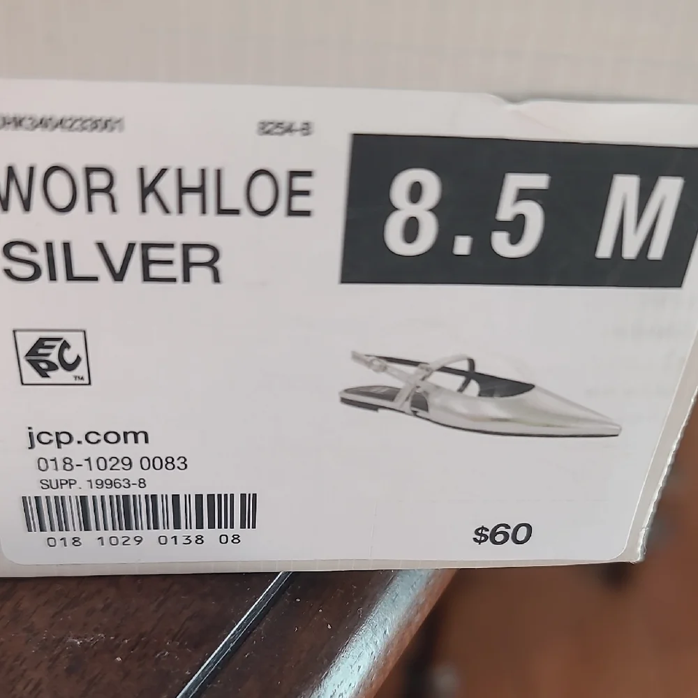 Worthington Metallic Silver Pointed Heels - Picture 3 of 3